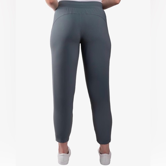 Two pairs of Kirkland Jogger active pants - Picture 5 of 6